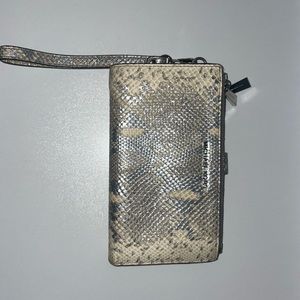 michael kors clutch wallets